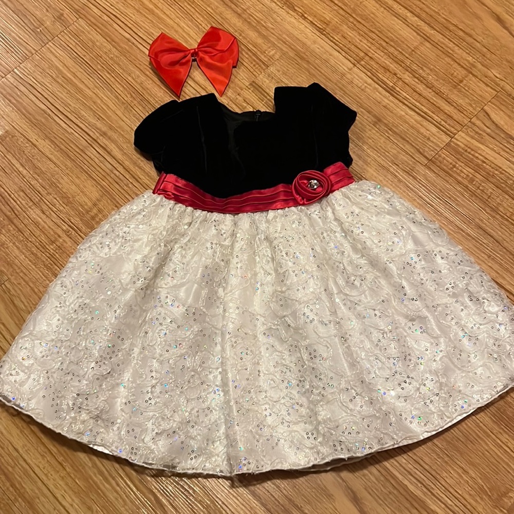 Girls Christmas dress. Size 24m